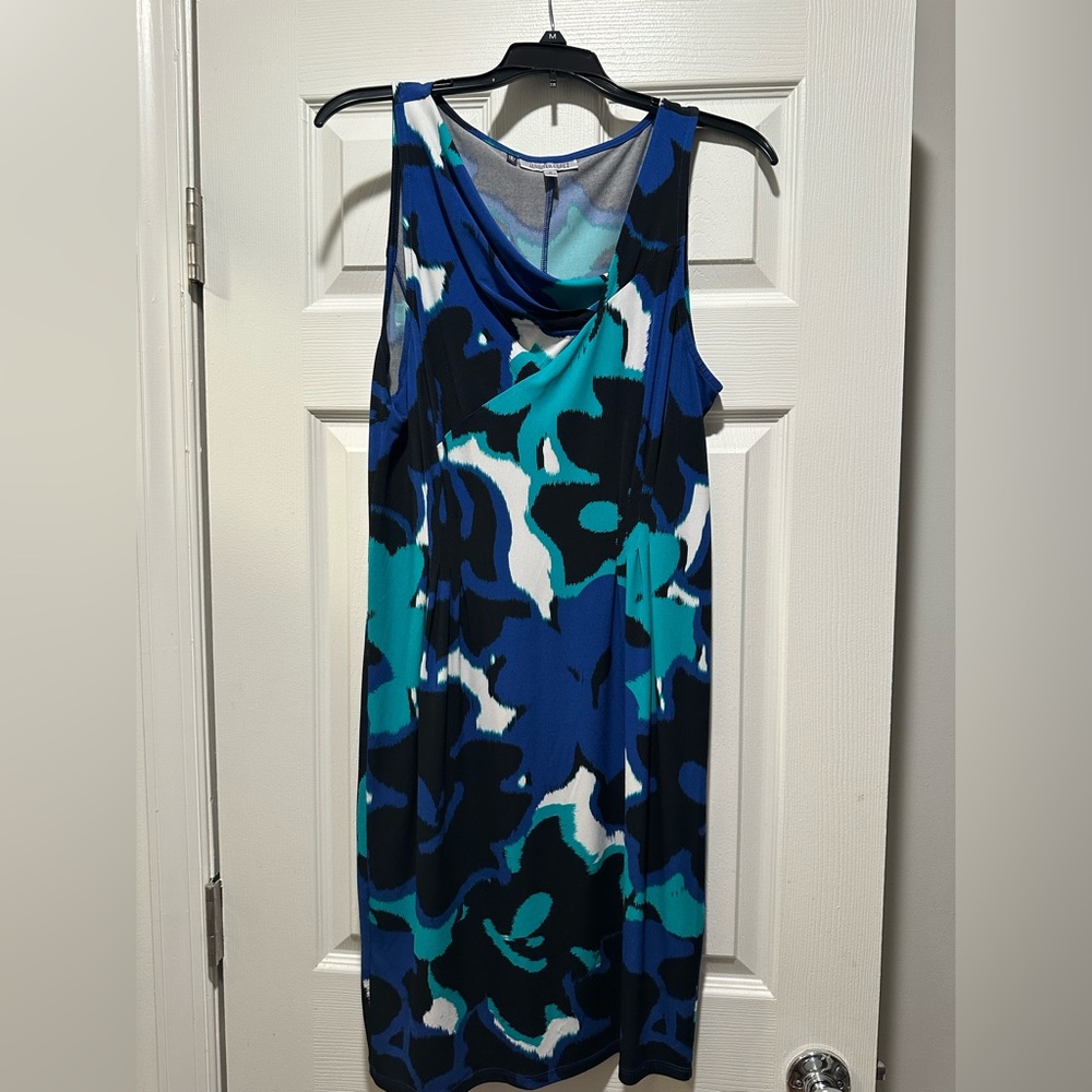 Women’s semi fitted dress (size medium)